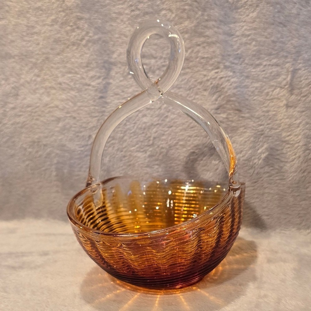 Vintage Amberina Optic Ribbed Glass Basket with Clear‎ Applied Handle